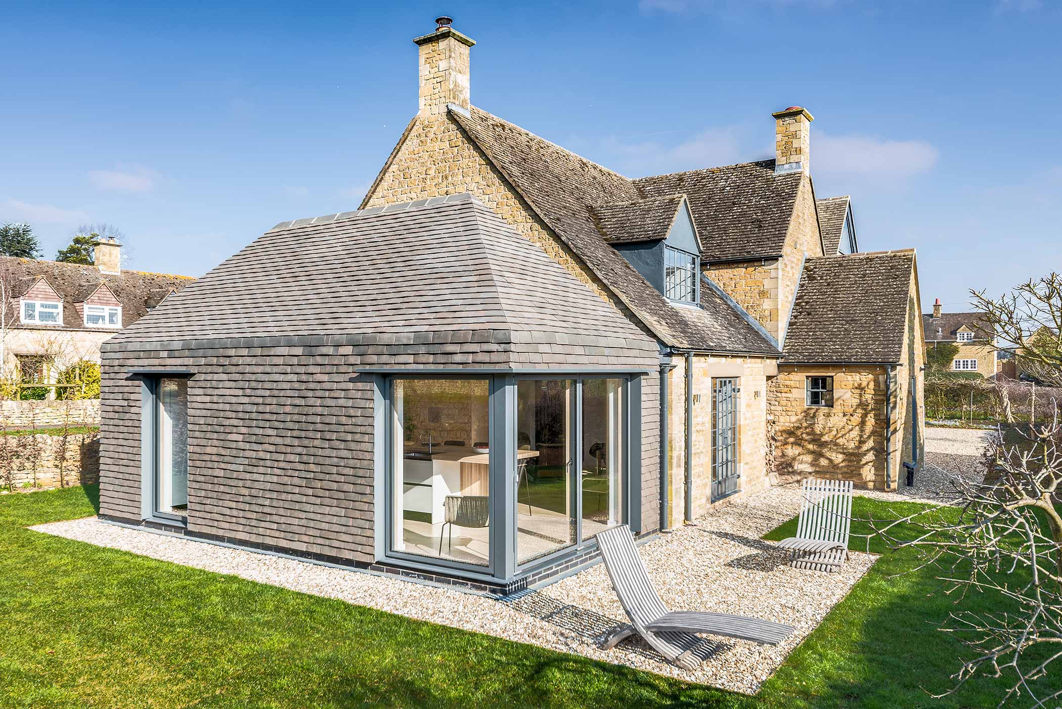 Arts & Crafts House 2 | Idealcombi UK