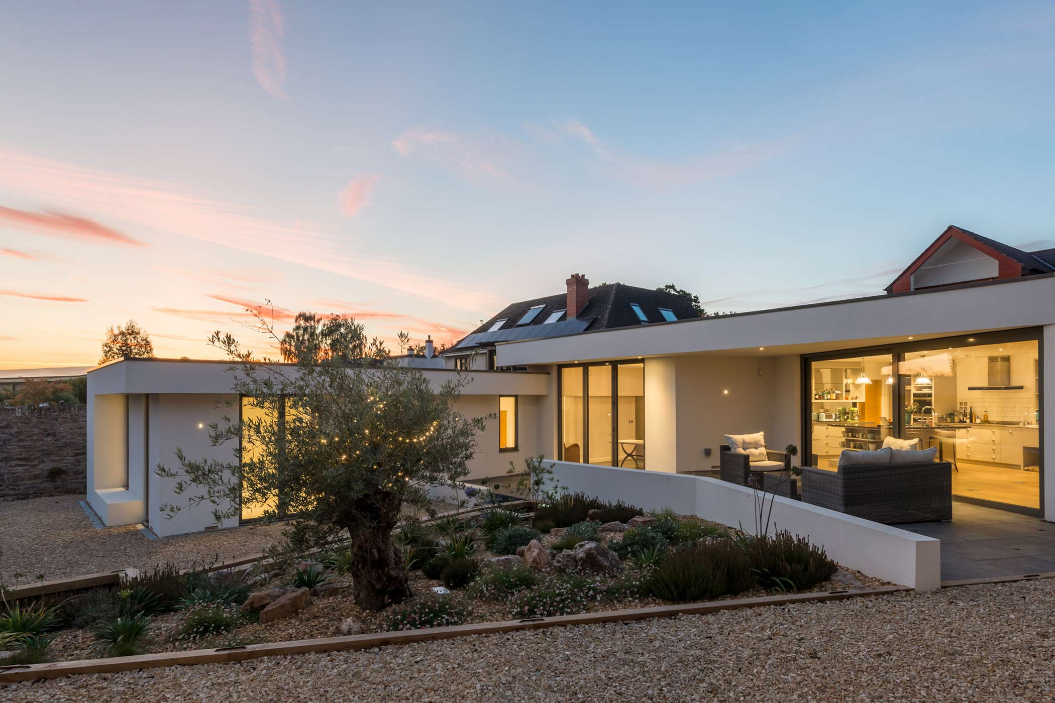 Futura + Fixed Light Window - Extend the views throughout the house