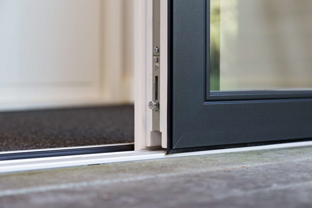 IdealCombi Low Threshold Double Slidinng Door